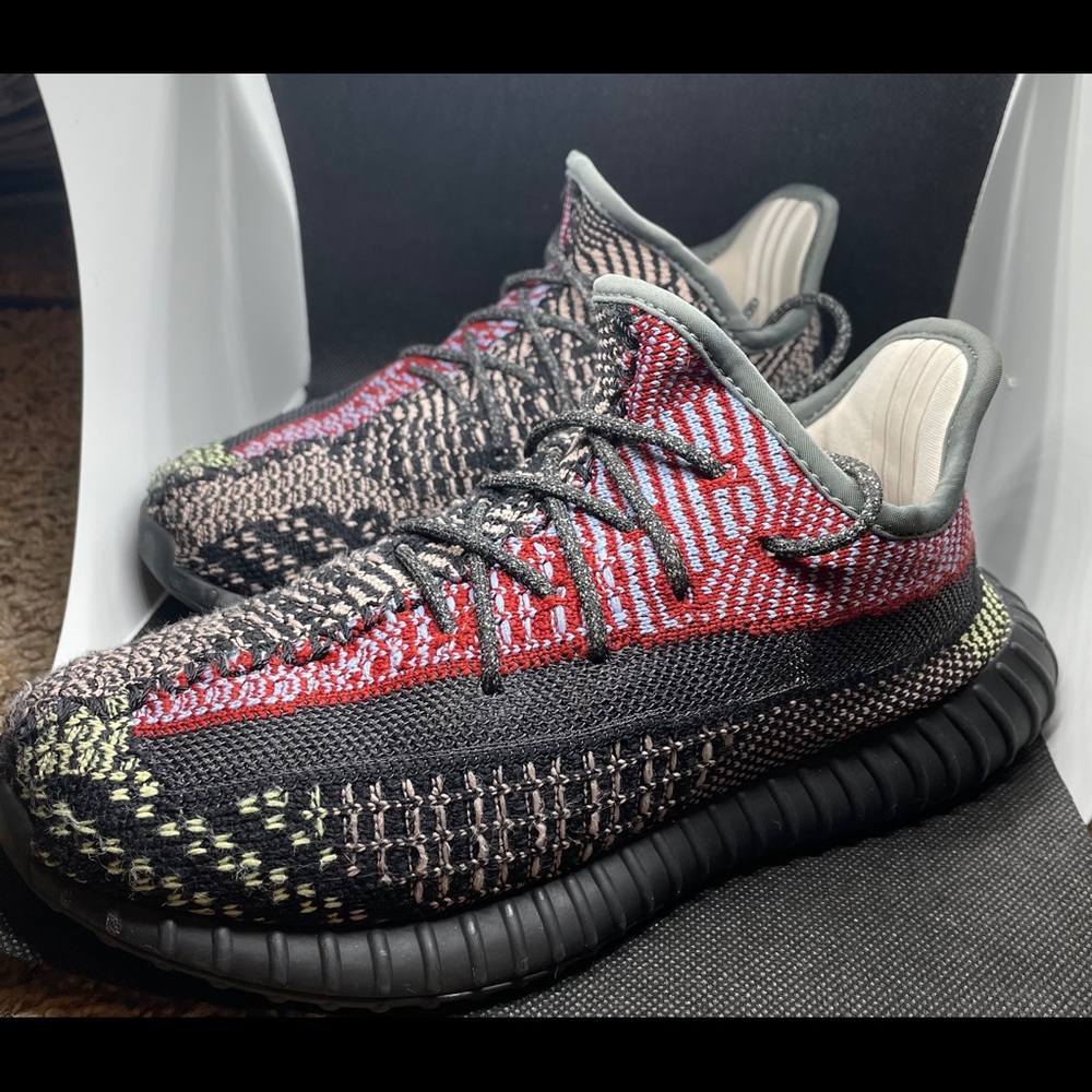 Yeezy Yecheil Kids size 2
